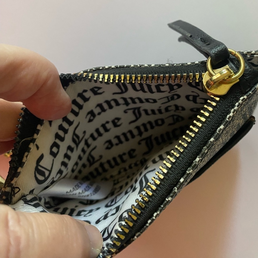 NWOT Juicy Couture Gothic
Monogram Jacquard ID Wristlet - Picture 3 of 4